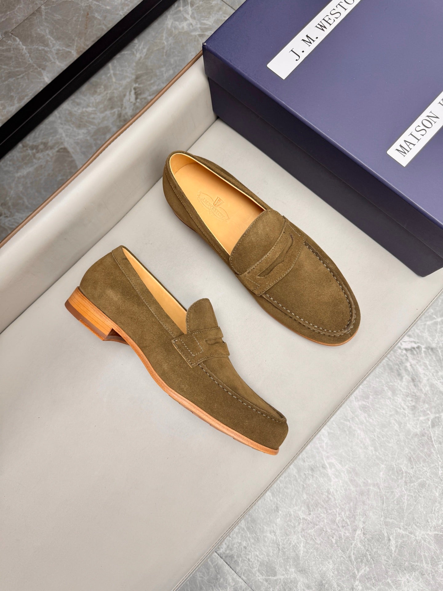Mocassin 180 en daim taupe