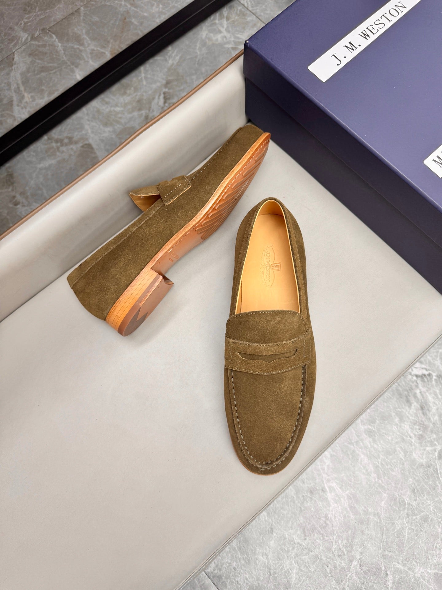Mocassin 180 en daim taupe
