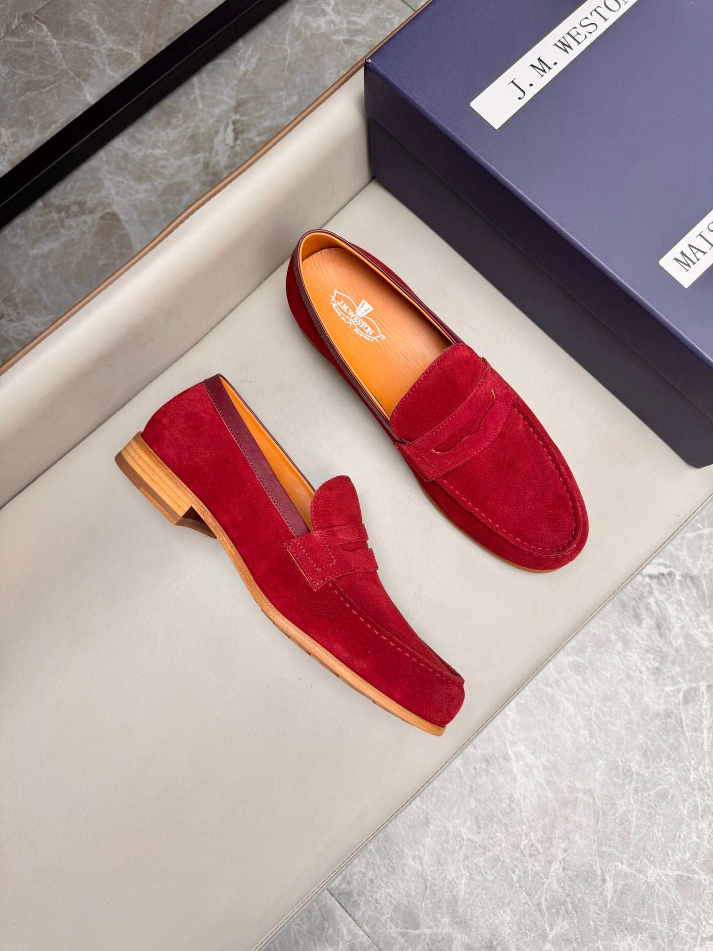 Mocassin 180 en daim rouge bordeaux