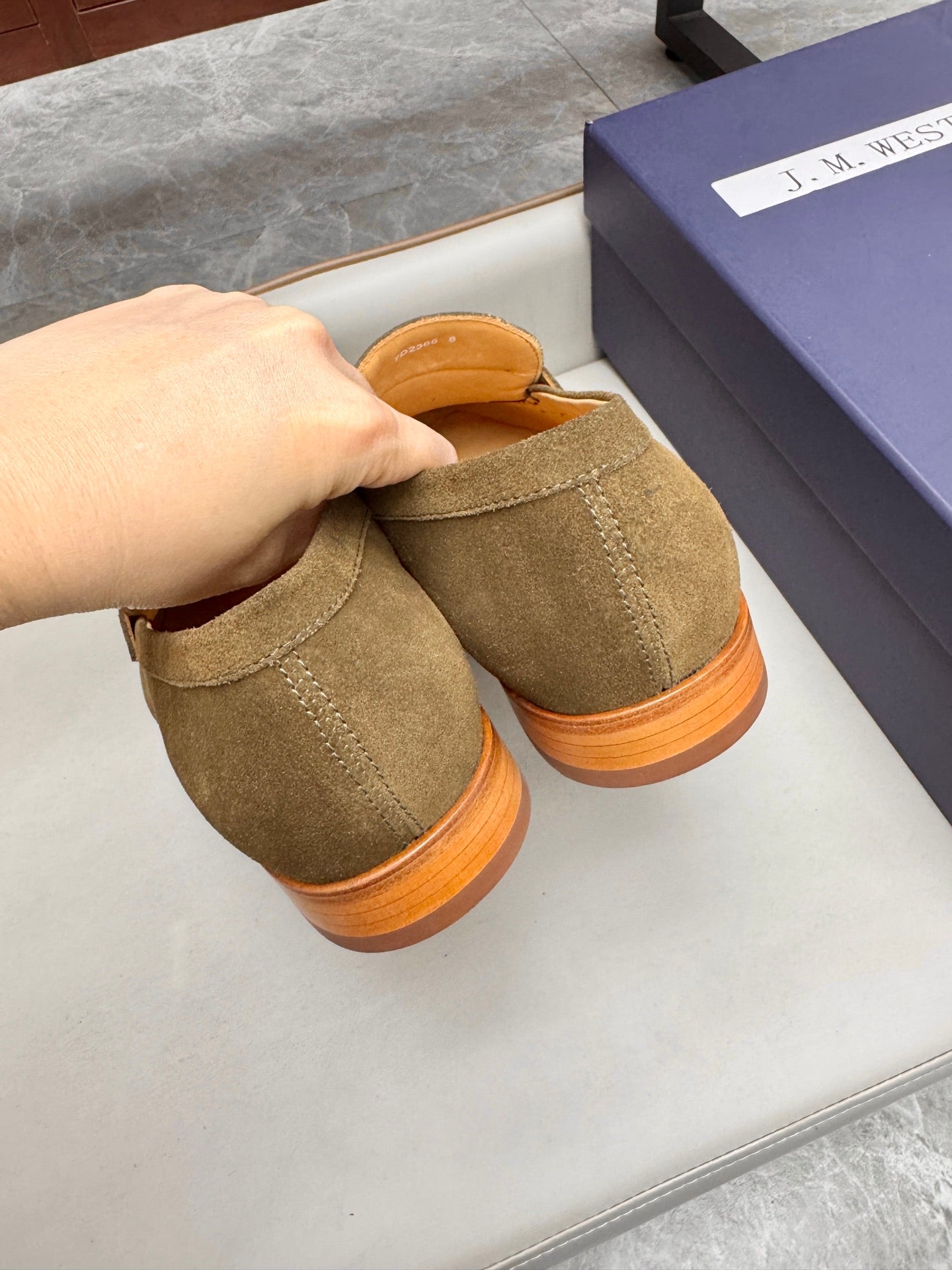 Mocassin 180 en daim taupe