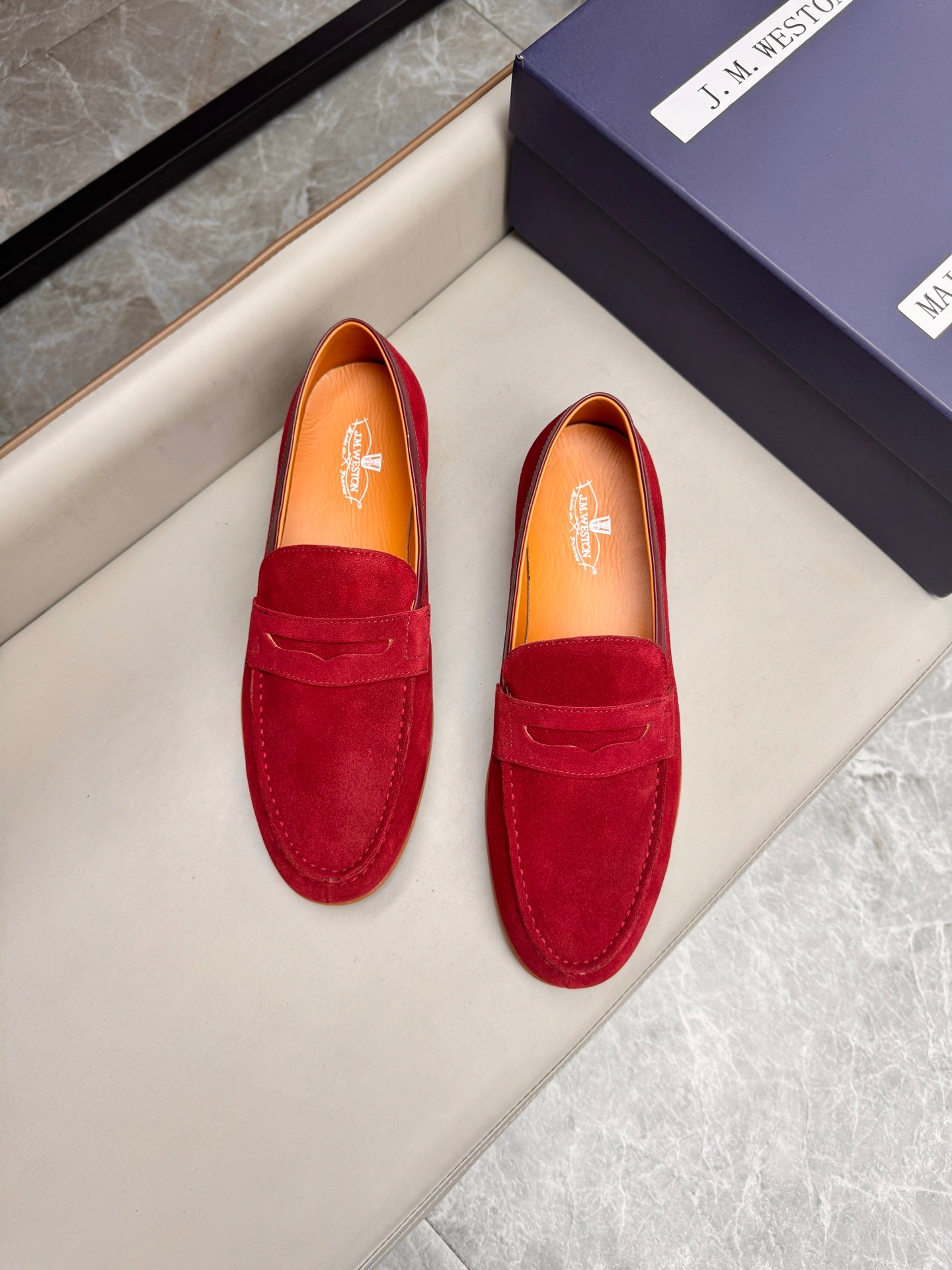 Mocassin 180 en daim rouge bordeaux