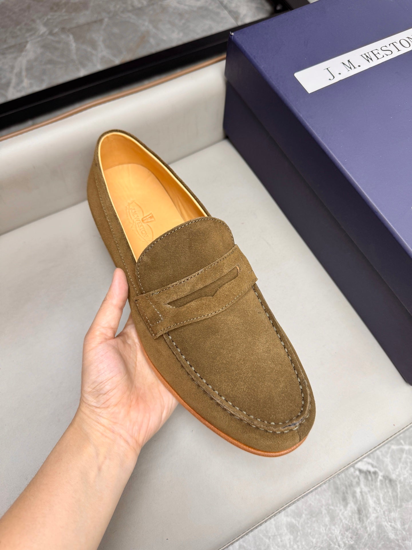 Mocassin 180 en daim taupe