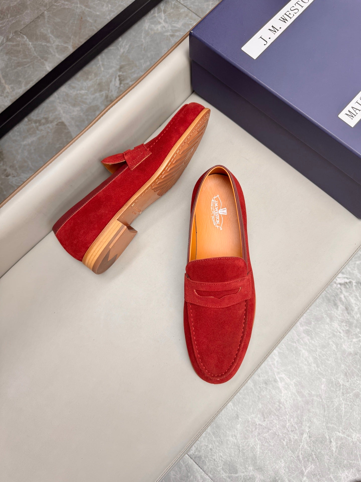 Mocassin 180 en daim rouge bordeaux