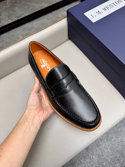 Mocassin 180 en cuir noir à surpiqûres blanches